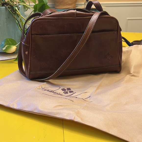 Well Loved Patricia Nash Should Bag - Picture 6 of 6